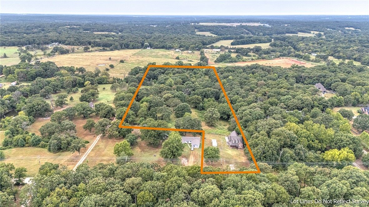 Property Photo: 10169 Fishback Road AR 72736