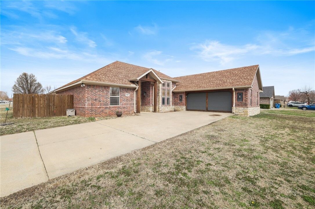 Property Photo: 3604 SW Briar Creek Avenue AR 72713