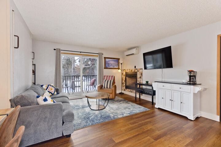 Property Photo:  1565 NW Wall Street 154/155  OR 97703 