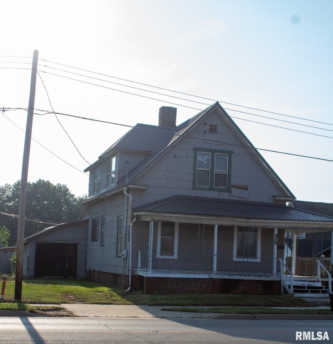 Property Photo: 17 N 5th Avenue IL 61520