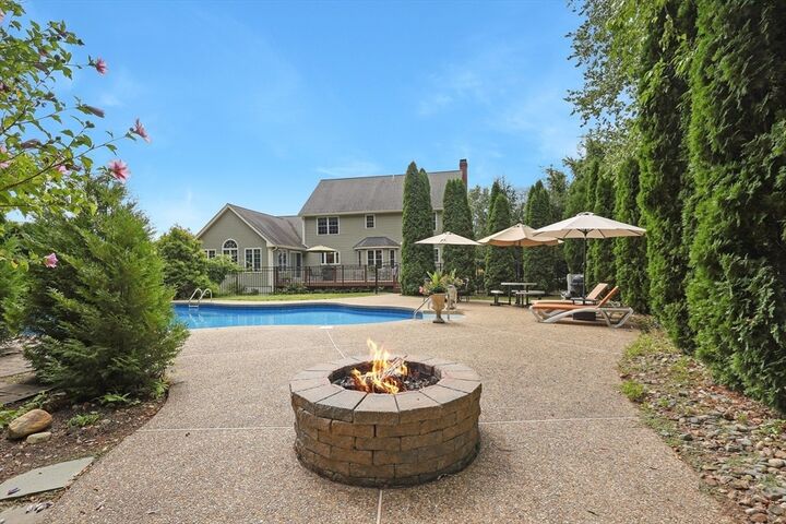 Property Photo:  7 Ashley Ln  MA 01860 