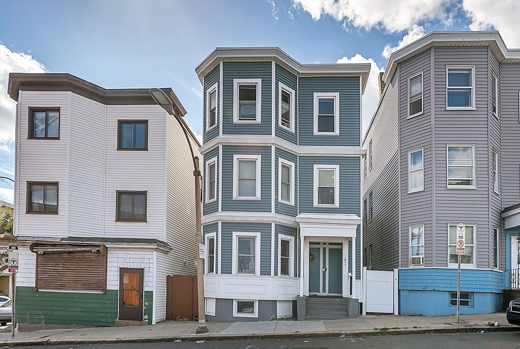 Property Photo:  311 Lexington St 1  MA 02128 