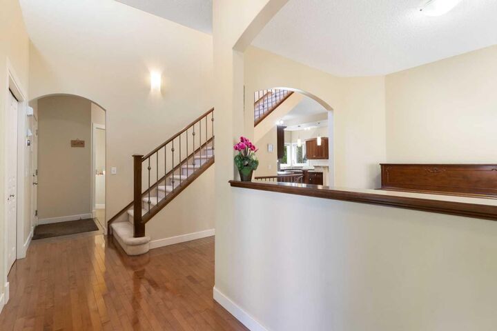 Photo de la propriété: 46 Tuscany Glen Way NW AB T3L 2V8