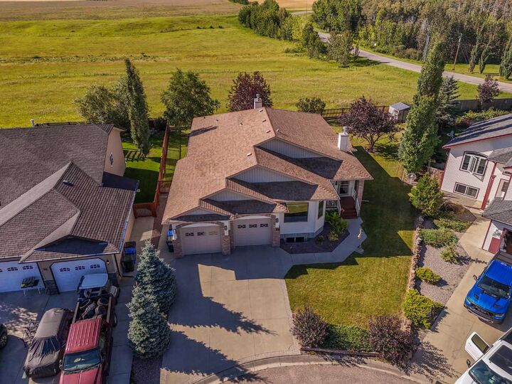 Property Photo: 68 Westpoint Drive AB T0M 0W0