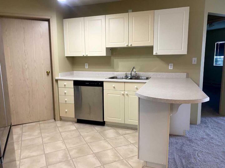 Property Photo:  9700 92 Avenue 403  AB T8V 6Z7 