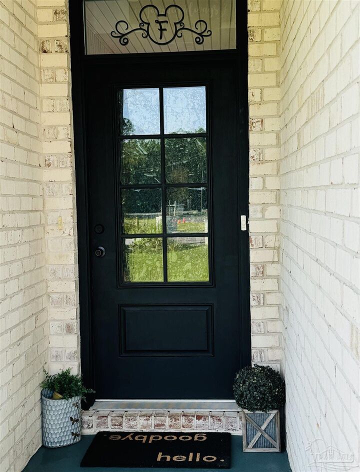 Property Photo: 1029 Steel Ct FL 32583