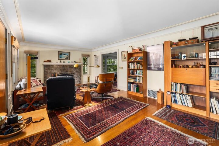 Property Photo: 4321 Densmore Avenue N WA 98103
