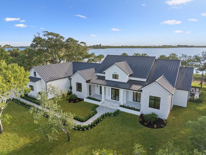 Property Photo: 8680 Shore Lane FL 32967