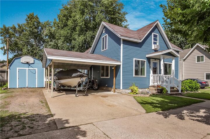 Property Photo:  416 W Cedar Street  WI 54729 