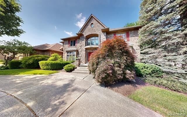 Property Photo: 29918 Kenloch Dr MI 48331