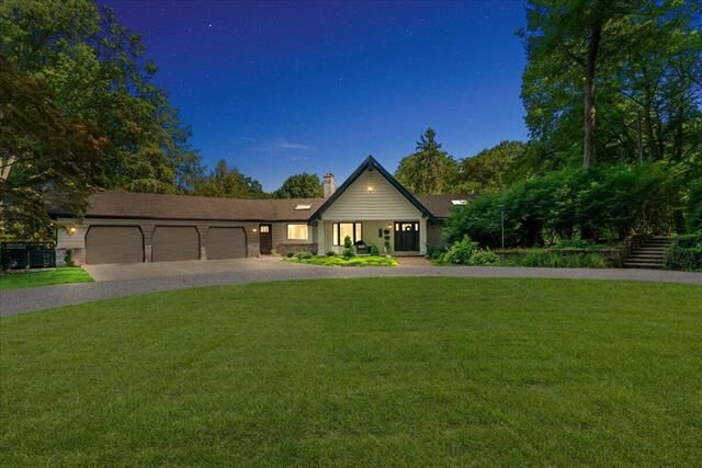 Property Photo:  955 Kenwood Drive  MI 49423 