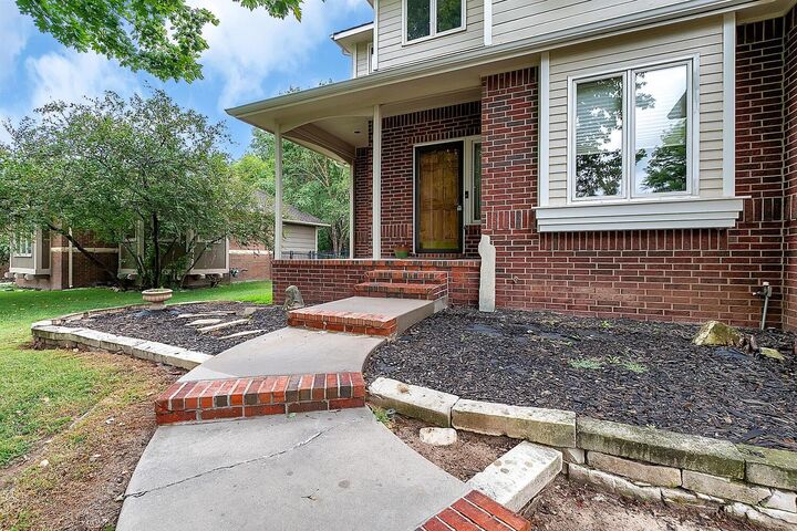Property Photo: 7709 W Meadow Knoll St KS 67205