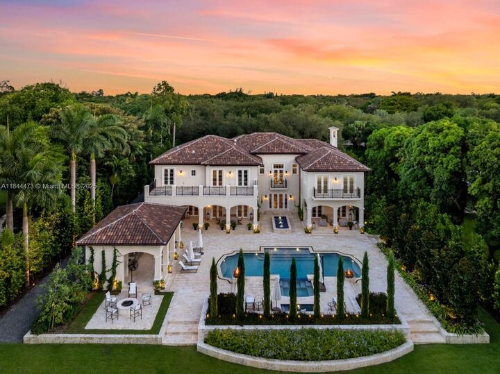 5001 Pine Dr  Miami FL 33143 photo