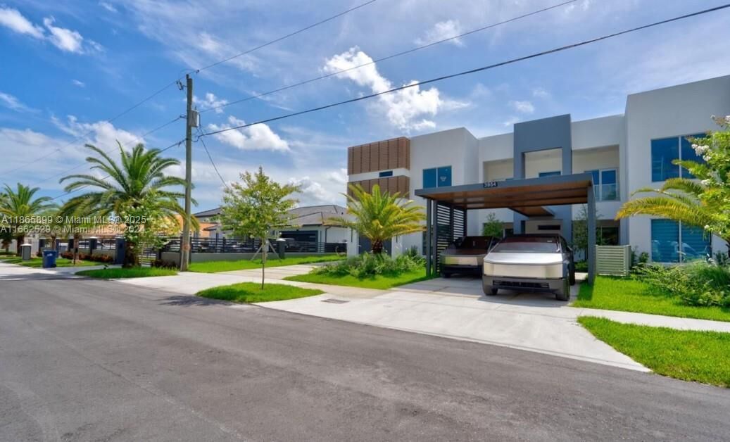 Property Photo: 3909 SW 138th Ave FL 33175