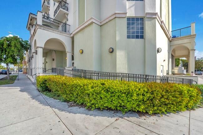 Property Photo: 435 SW 12th Ave 507 FL 33130