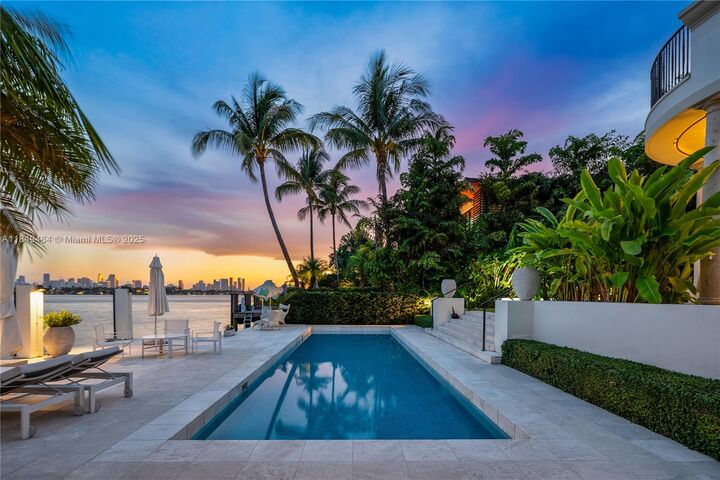 1818 W 23rd St  Miami Beach FL 33140 photo