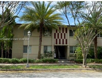 Property Photo: 1300 Salzedo St 5 FL 33134