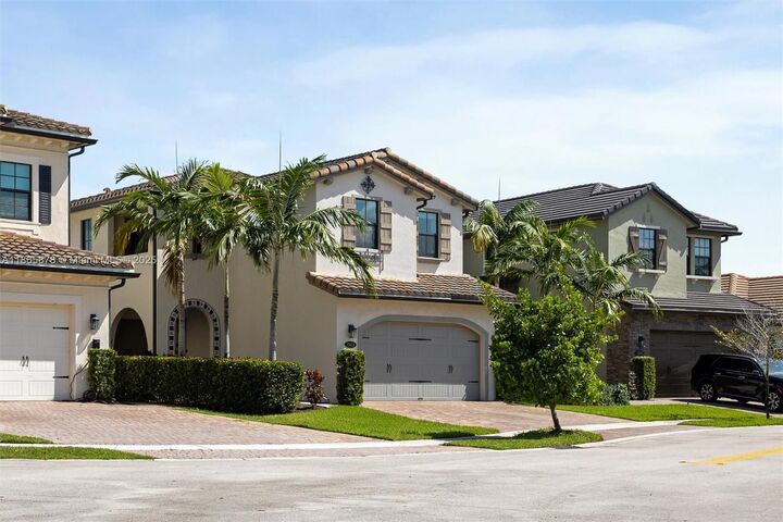 Property Photo: 11863 SW 13th Ct FL 33025