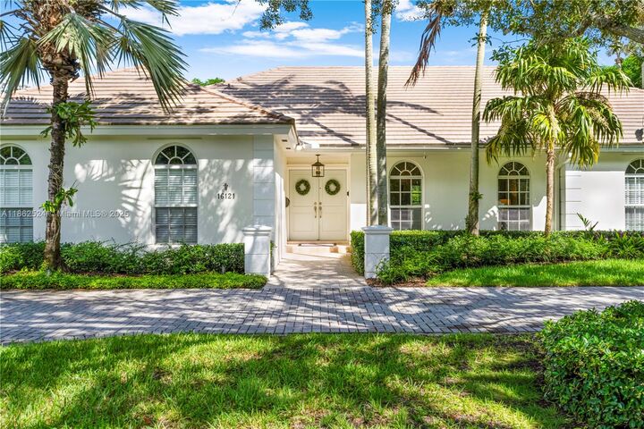 Property Photo: 16121 SW 83rd Ave FL 33157