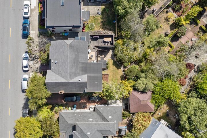 Property Photo:  320 Wawona Street  CA 94127 