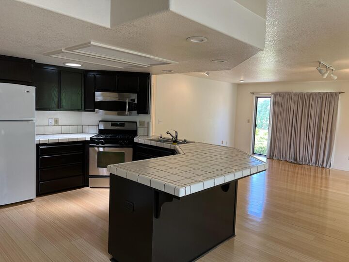 Property Photo:  2100 Hacienda Street  CA 96003 