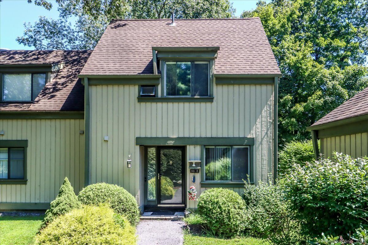 Property Photo:  93 Heritage Village  CT 06488 
