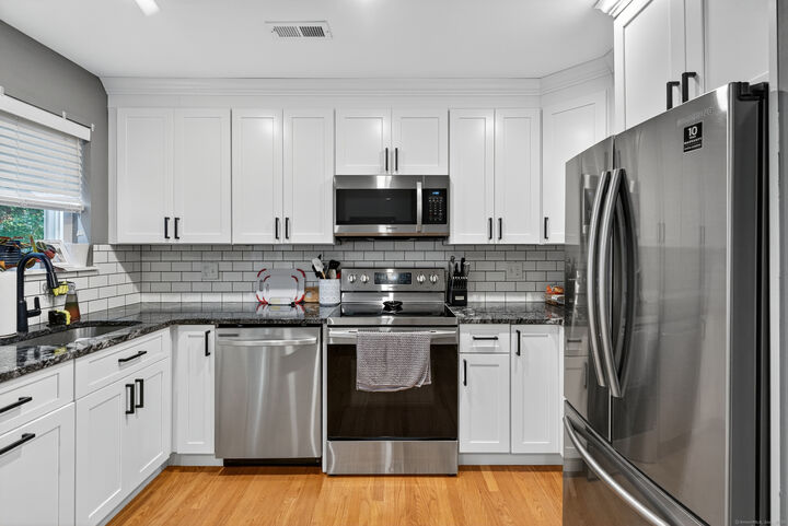 Property Photo:  310 Boston Post Road 86  CT 06385 