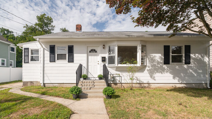 Property Photo: 226 Colman Street CT 06320