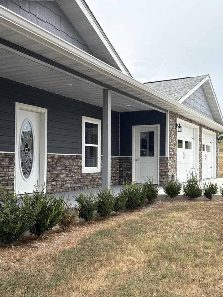 Property Photo: 631 Spring Valley Drive AR 72554