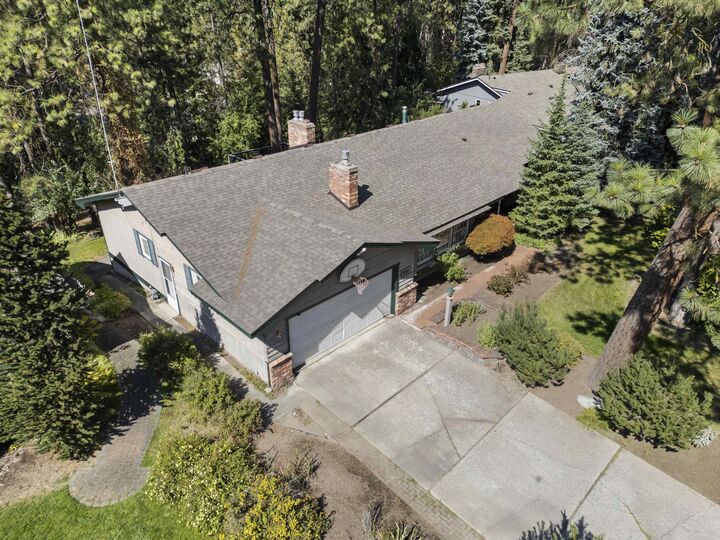 Property Photo:  912 W Bellwood Dr  WA 99218 