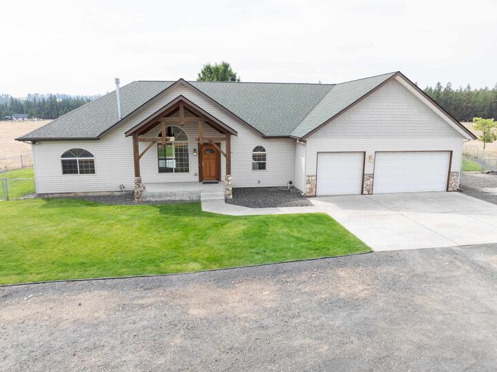 Property Photo: 9326 S Spotted Rd WA 99004