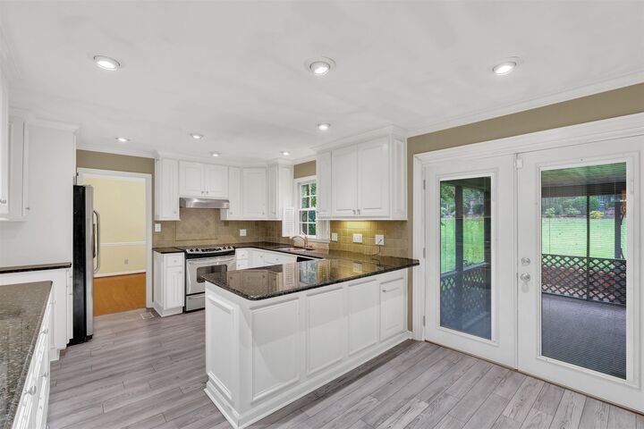 Property Photo: 299 Heathwood Drive SC 29307