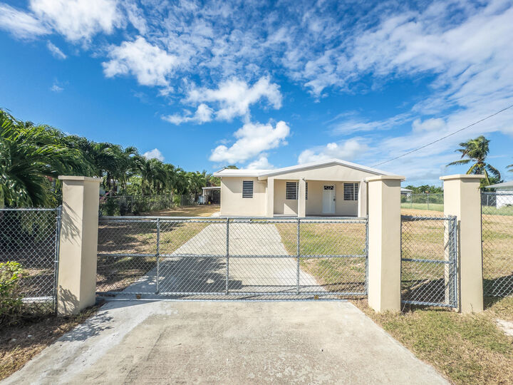 Property Photo: 122 Humbug Qu VI 00820