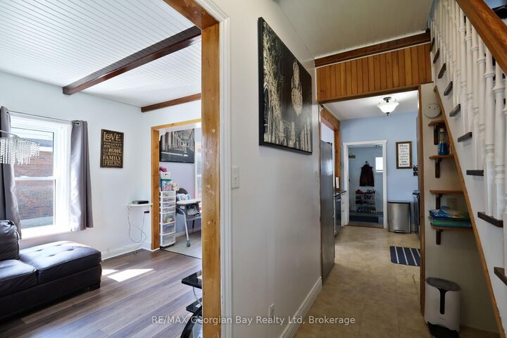 Property Photo:  136 Fourth Street  ON L4R 3T2 