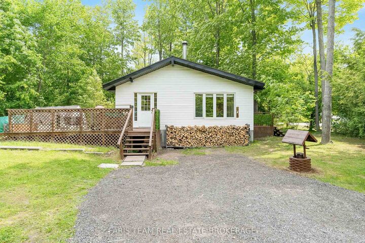 Property Photo: 56 Meadows Avenue ON L0K 2C0