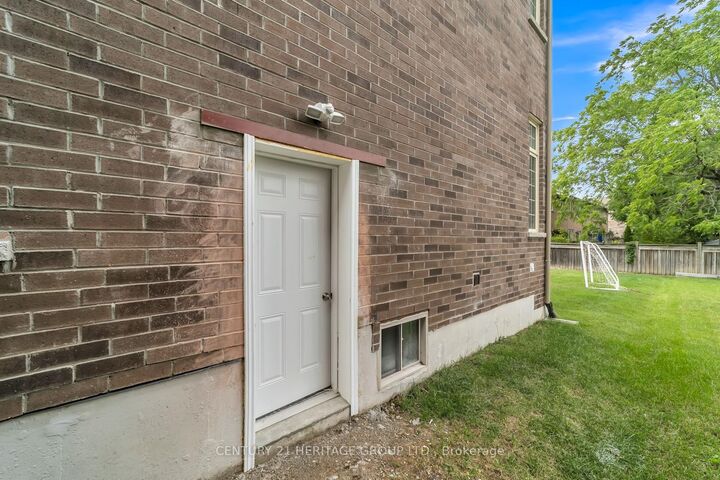 Property Photo: 6 Menotti Drive ON L4E 0G9