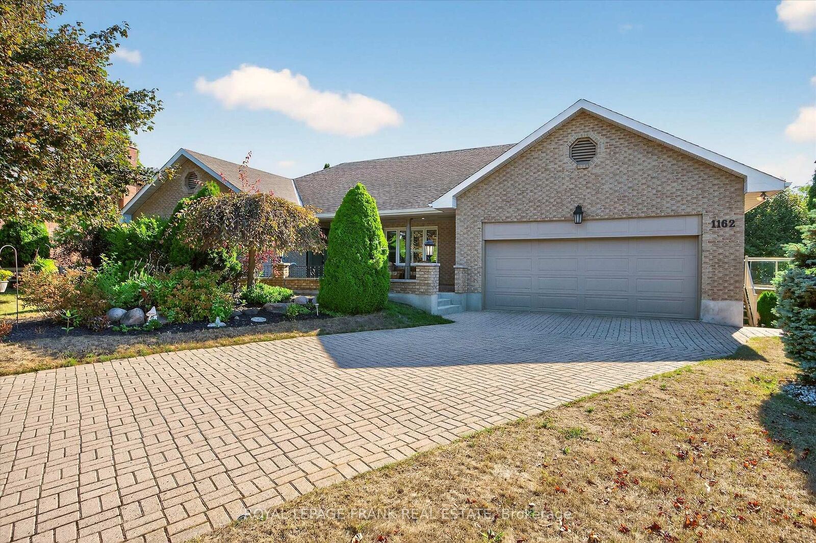 Property Photo: 1162 Summit Drive ON K9J 8A7