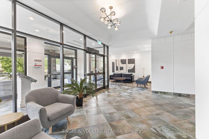 Property Photo: 40 Landry Street 1614 ON K1L 8K4