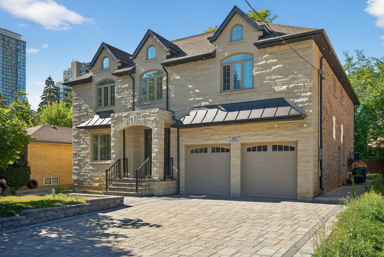Photo de la propriété: 64 Empress Avenue ON M2N 3T4