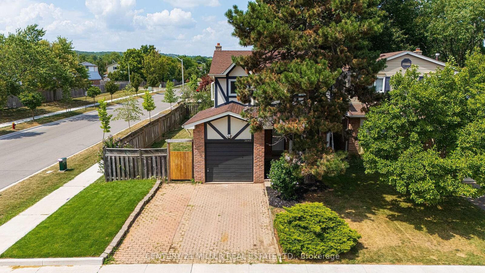 Photo de la propriété: 3045 Driftwood Drive ON L7M 1X8