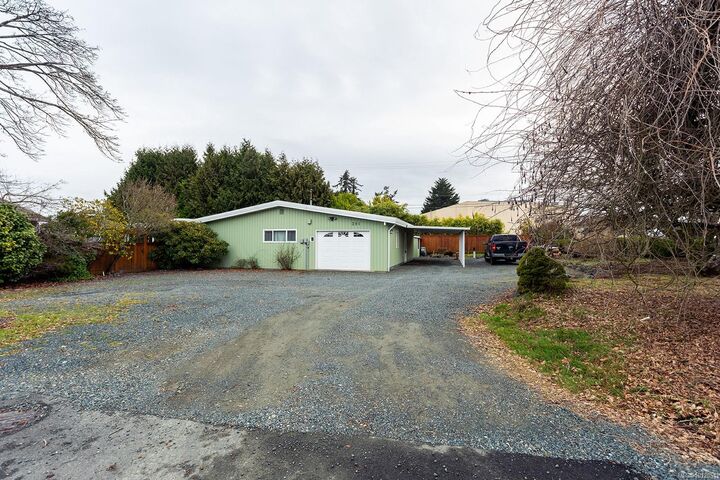 Property Photo:  391 Bay Ave  BC V9P 1E1 