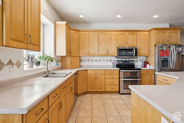 Property Photo: 395 W Burton Ln UT 84037