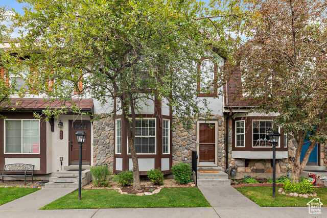 Property Photo:  856 E Zurich Ln  UT 84049 