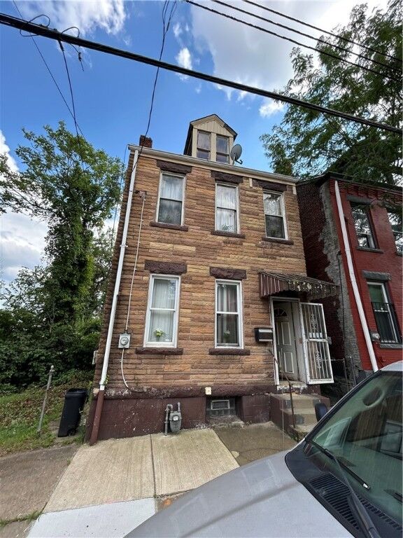 Property Photo: 2428 Webster Ave PA 15219