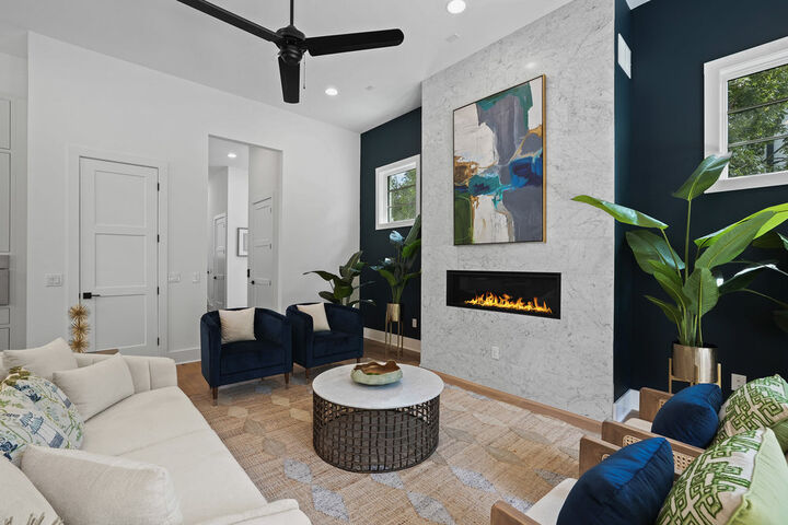 Property Photo: 1719 Spyglass Drive 18 TX 78746