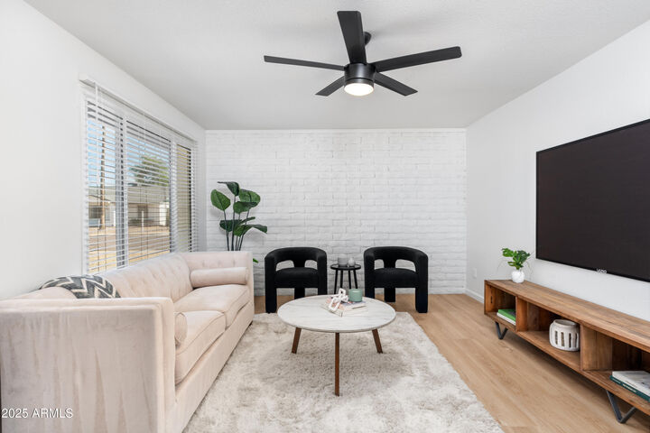 Property Photo: 414 W Santa Cruz Drive AZ 85282