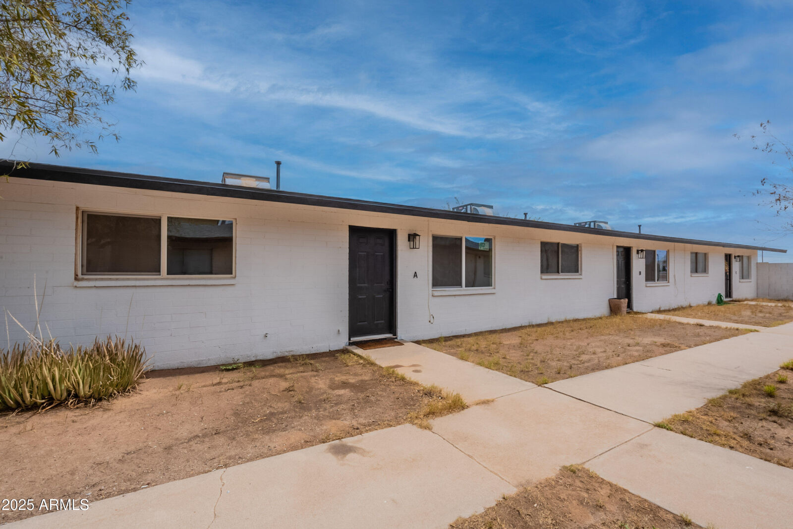 Property Photo: 704 W 11th Street AZ 85122