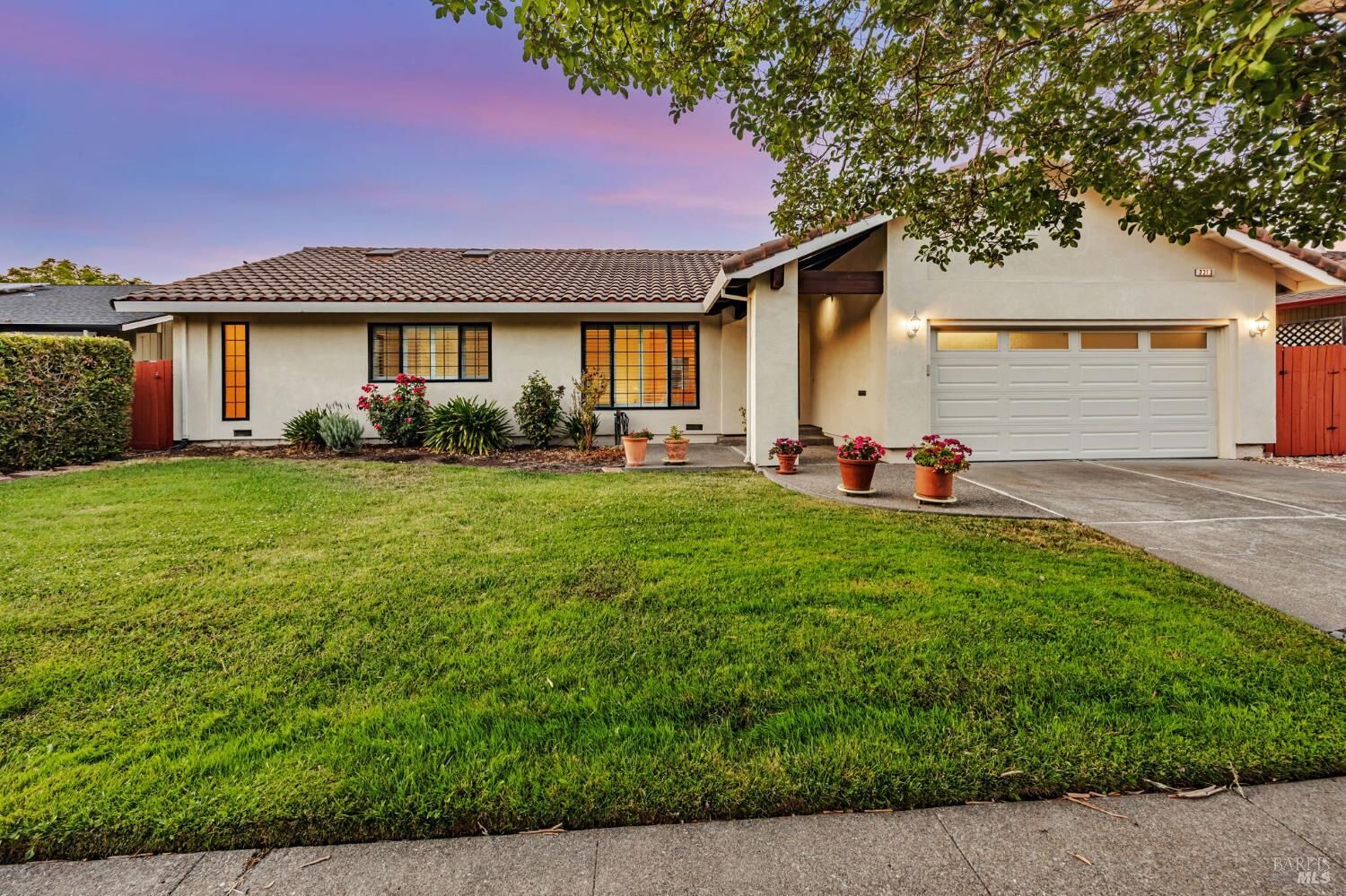Property Photo:  2213 Warwick Drive  CA 95405 
