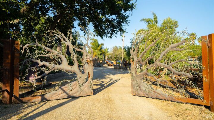 Property Photo:  1880 1916 N Kelly Road  CA 94558 