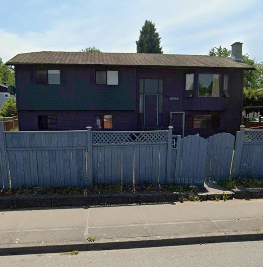 Photo de la propriété: 12984 64 Avenue BC V3W 1X6